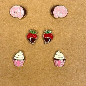 Set of 3 dessert earring studs!